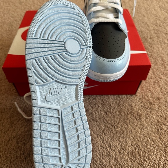 Nike Air Jordan 1 Mid ‘Ice Blue’ Black White - Picture 6 of 9